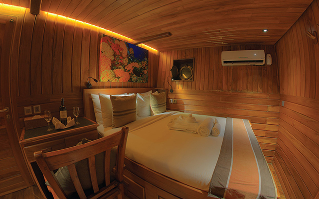 Double bed - Standard Cabin - MY Damai 1 - Indonesia Liveaboard