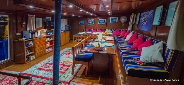 Dining area - M/Y Felicidad II - Djibouti Live Aboards - Dive Discovery