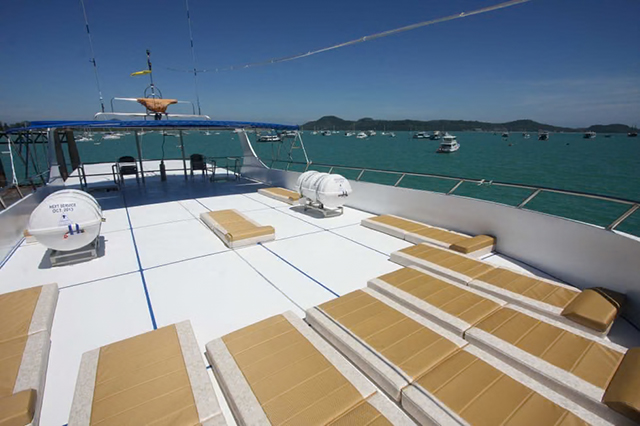 Sun deck - MV Pawara - Thailand Liveaboards - Dive Discovery Thailand