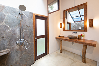 Bathroom - Deluxe Cottage - Murex Manado Resort - Indonesia Dive Resort