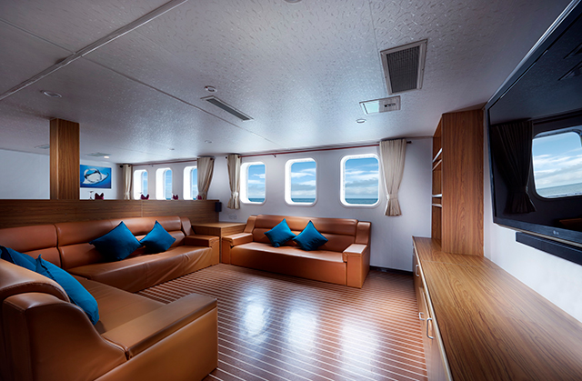 Saloon - White Manta Explorer - Indonesia Liveaboards - Dive Discovery Indonesia