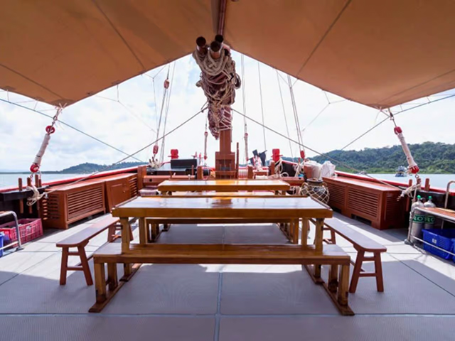 Sun deck - The Junk - Thailand Liveaboard