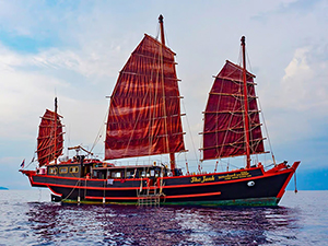 The Junk - Thailand Liveaboards - Dive Discovery Thailand